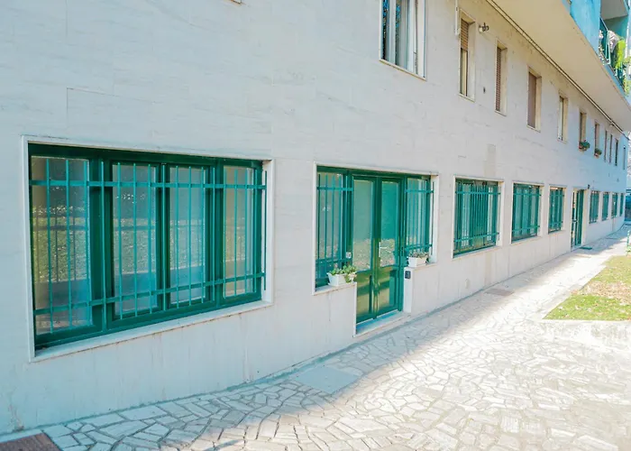 Prada-IEO-Bocconi-Wi-fi free-AC-Private Parking